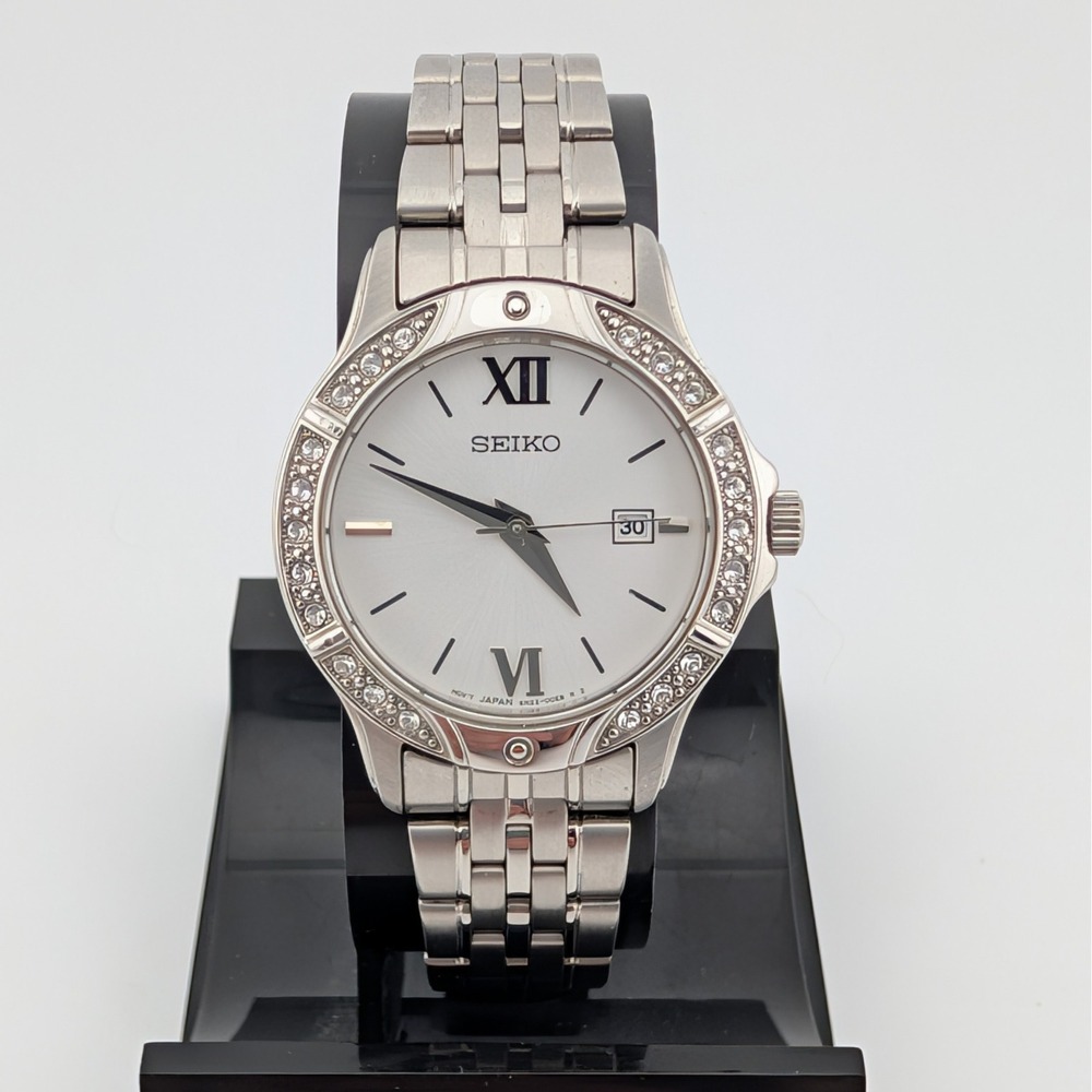 Seiko 6N22-00B0 Crystal Bezel Silver Sunburst Date Quartz Watch Stainless Steel